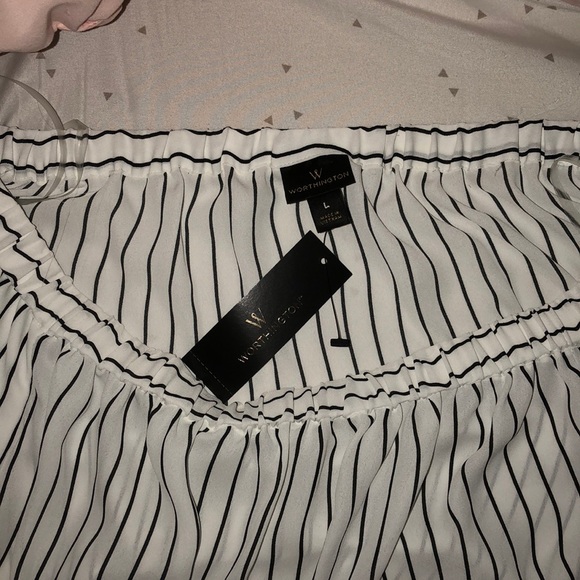 WORTHINGTON Black & White Off the Shoulder Top - Picture 4 of 5